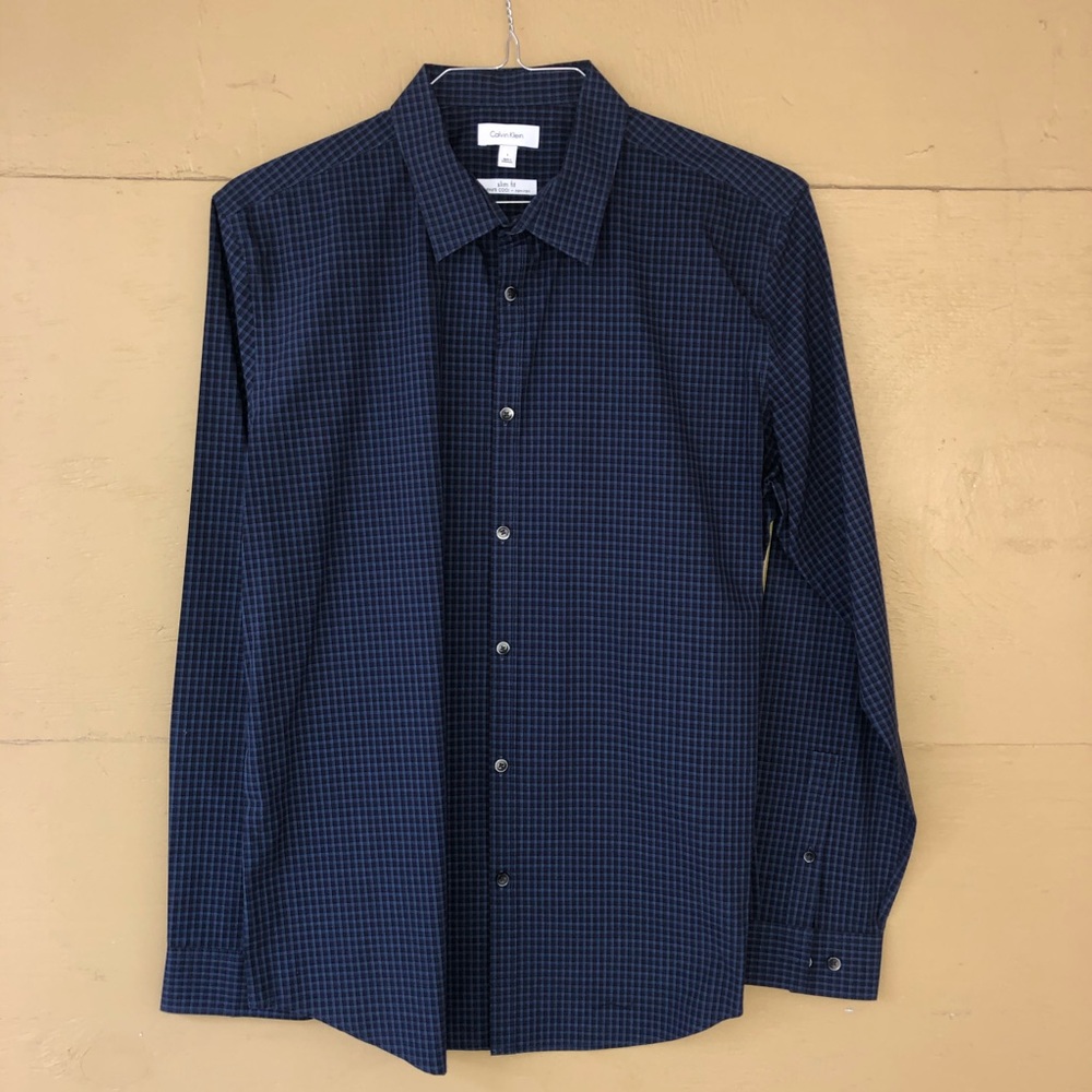 Calvin Klein Slim Fit Infinite Cool Non-Iron.